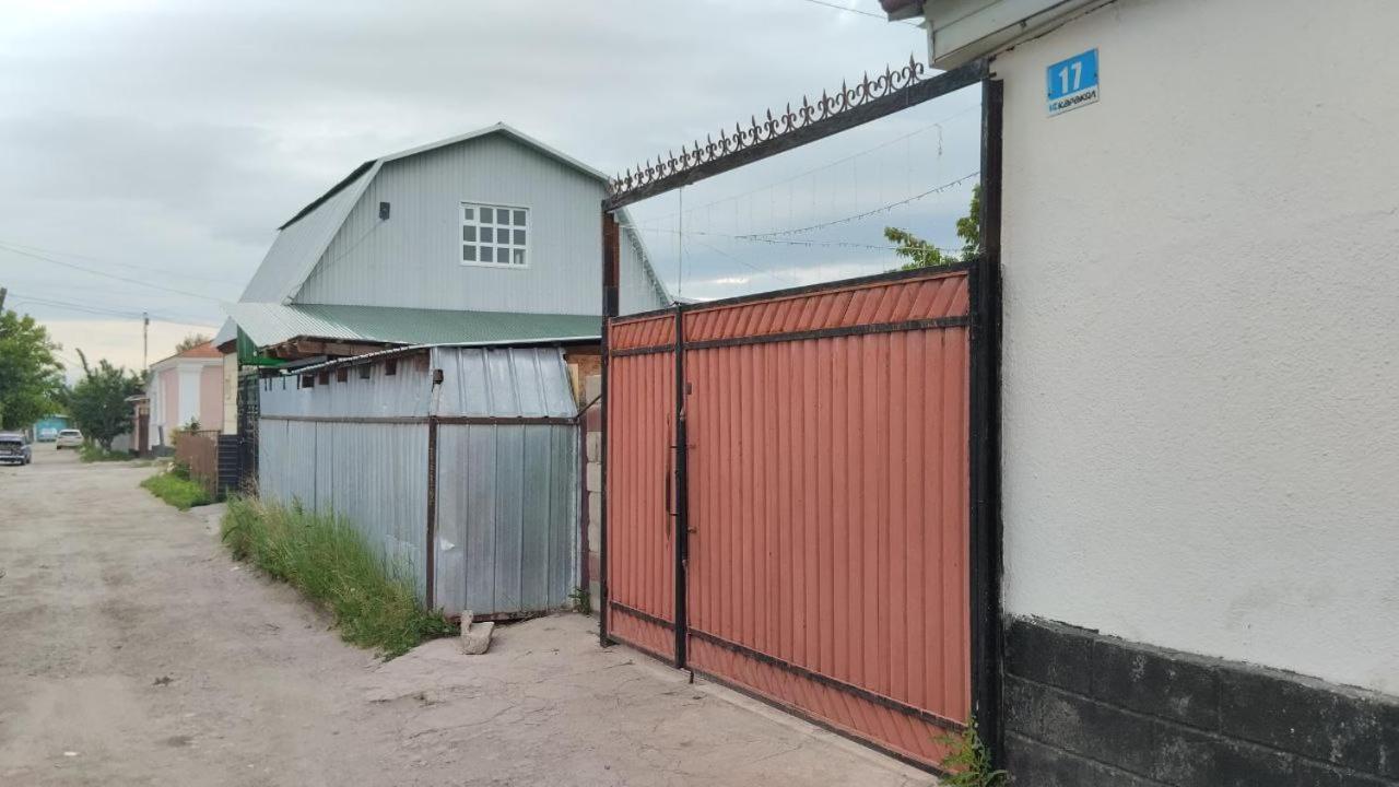 Nomadstan Capsule Hostel Karakol Dış mekan fotoğraf