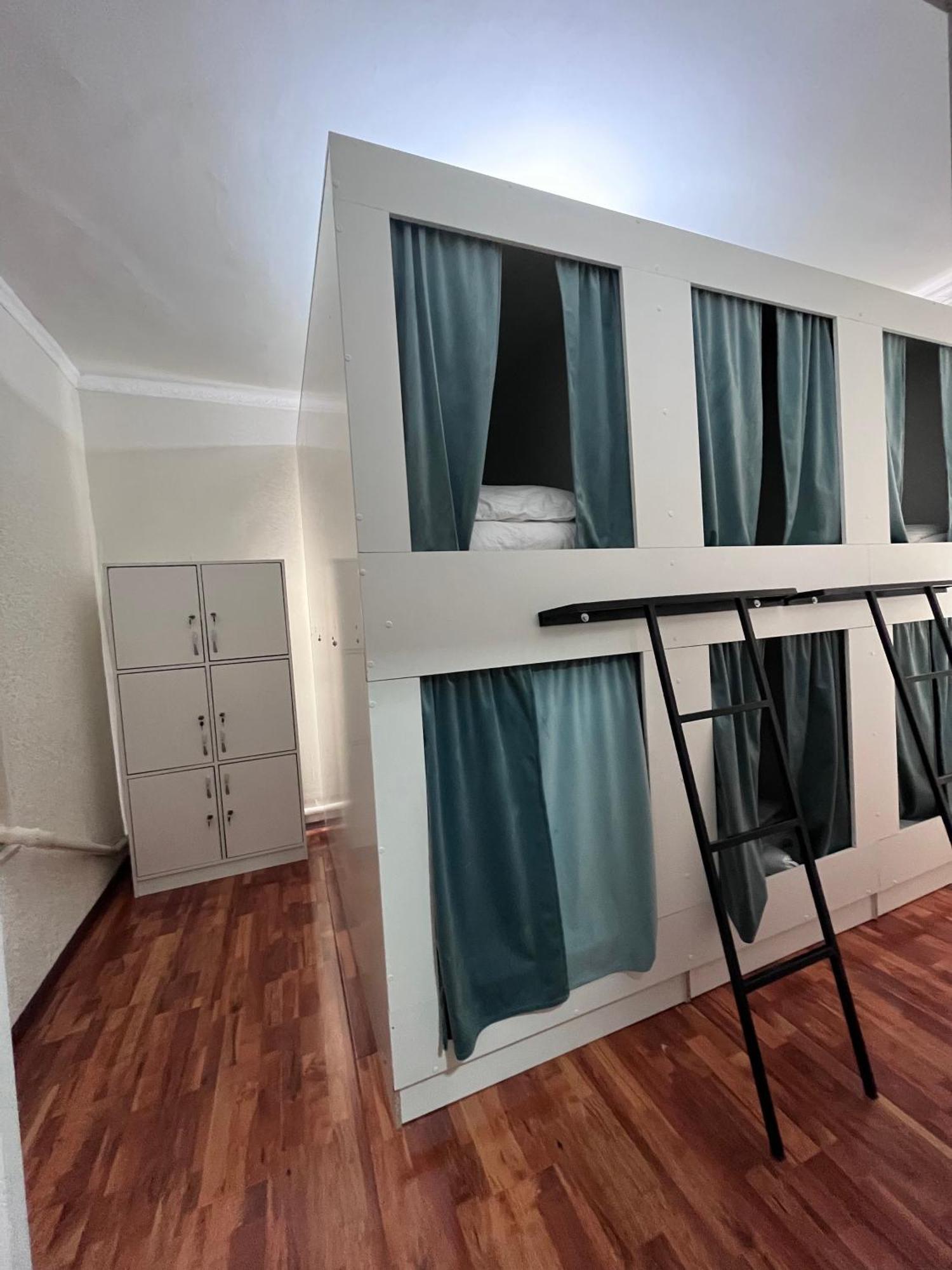 Nomadstan Capsule Hostel Karakol Dış mekan fotoğraf